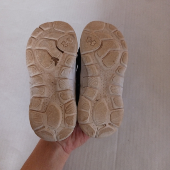 Under Armor Black Toddler Youth Sneakers Shoes Size 8 Lace Up Everyday - Picture 8 of 9